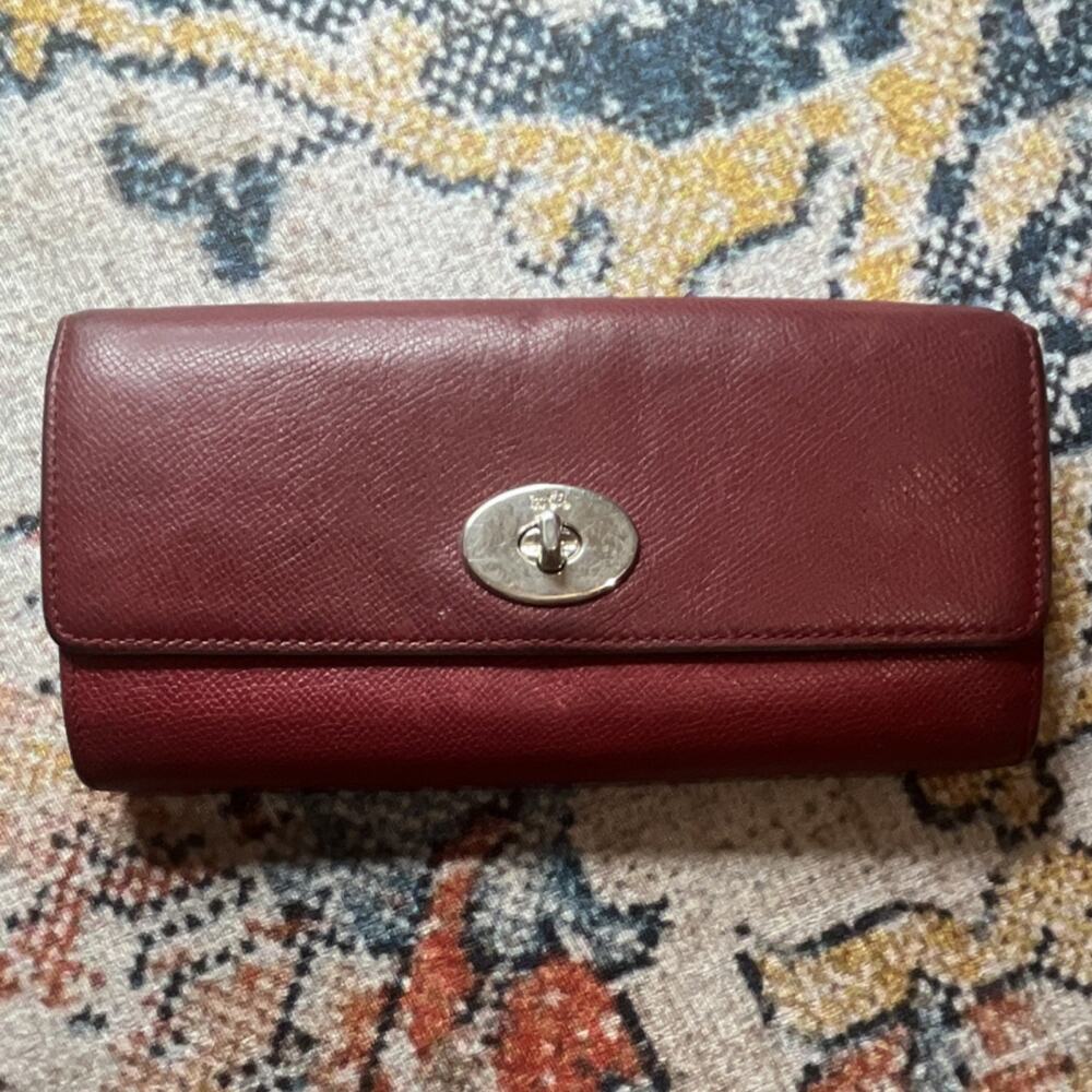 Coach Red Turnlock Wallet Checkbook Style Zip Coin Pocket Credit Card Slots